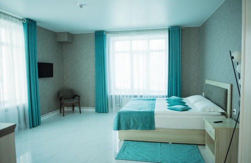 Noyabrsk Hotel | Cozy Hotel Белая Медведица with Breakfast & 9/10 Rating