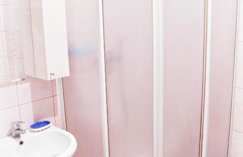 Tomsk Hotel | Comfortable Stays at Гостиница Заречная with Hot Tub & Breakfast