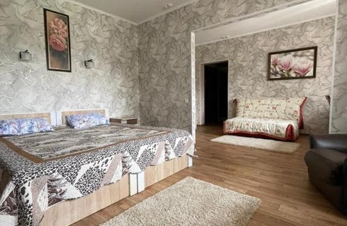 Novokuznetsk Hotel | Discover Comfort at гостиница "РИВЬЕРА" with Pool & Breakfast