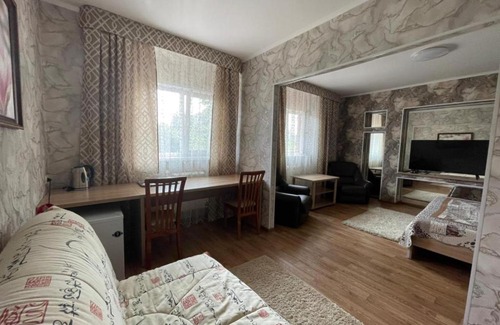 Novokuznetsk Hotel | Discover Comfort at гостиница "РИВЬЕРА" with Pool & Breakfast