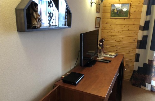 Yb Hotel | Cozy Гостиница Финноугория: Family-Friendly Stay with Breakfast