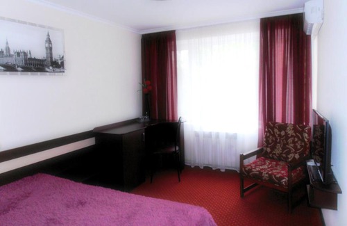 Yenakiyeve Hotel | Child-Friendly Retreat at Гостиница ЦЕНТРАЛЬНАЯ - 9/10 Rated