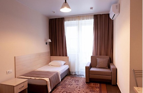 Leninskiy rayon Hotel | Convenient Hotel Complex Near the Zoo with Breakfast Included