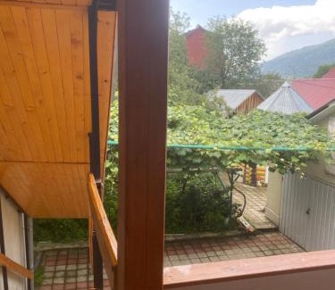 Mizhhirya Apartment | Budget-Friendly Guest House at Uncle Ivan's - Rated 9.7