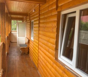 Mizhhirya Apartment | Budget-Friendly Guest House at Uncle Ivan's - Rated 9.7