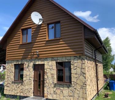 Volyn Oblast House | Guest Rated 9.9: Гостинний дім - Family & Pet Friendly