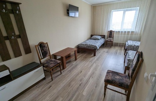 Ocnita Hotel | Top-Rated Гостиный дом with Breakfast & Child-Friendly Options