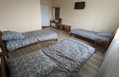 Ocnita Hotel | Top-Rated Гостиный дом with Breakfast & Child-Friendly Options