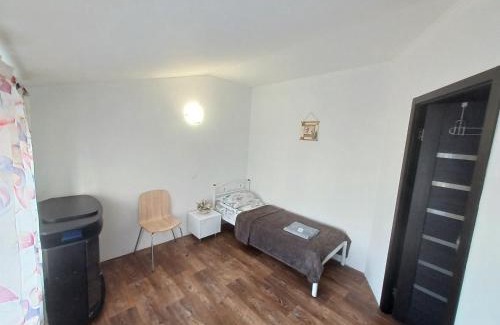 Darnyckyj House | Cozy Guest House Osokorky: Family-Friendly Retreat