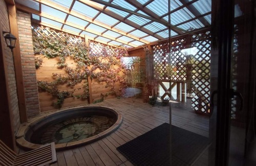Pochaiv House | Enjoy a Relaxing Stay at Прованс парк Hotel & Restaurant