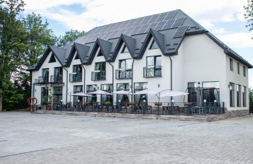 Nyzhnje Selyshche Hotel | Pet-Friendly Family Hotel & Restaurant with Great Amenities