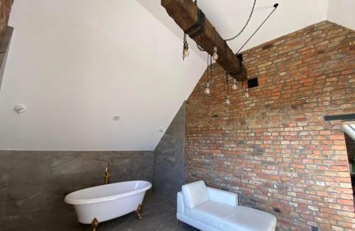 Berezhany Hotel | Pet-Friendly Готель Бережани with Hot Tub & Restaurant