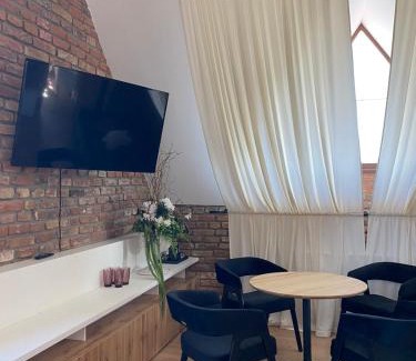Berezhany Hotel | Pet-Friendly Готель Бережани with Hot Tub & Restaurant
