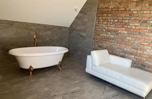 Berezhany Hotel | Pet-Friendly Готель Бережани with Hot Tub & Restaurant