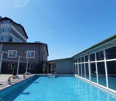 Uzhhorod Hotel | Relaxing Retreat at Готель Гармонія: Spa & Oceanfront Pools