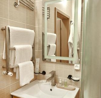 Kirovograd Hotel | Guest Rated: Готель Зірка with Restaurant & Breakfast