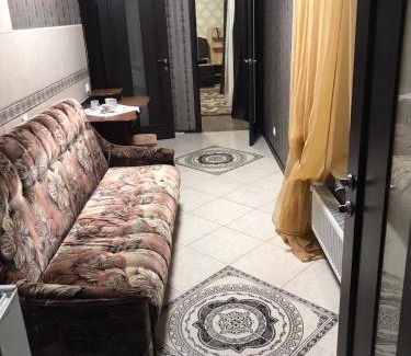 Khmelnitskiy House | Pet-Friendly Hotel МАЙОВИТ with Great Amenities, Rated 8.1