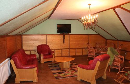 Nyzhnje Selyshche Hotel | Explore Hotel ФЕЄРІЯ: Family-Friendly with Great Dining