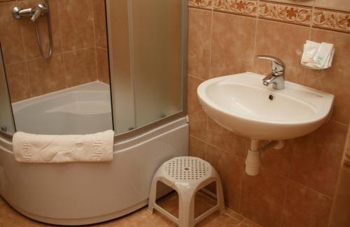 Lviv City Center Hotel | Discover Comfort at Готель Цісар: Pet Friendly & More