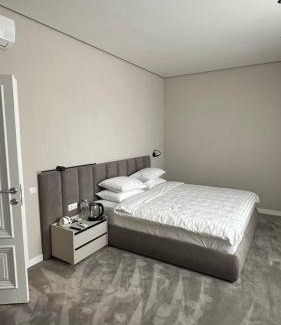Haysyn Hotel | Discover VinoGrad Hotel: Pet-Friendly Stay with Pool & Spa