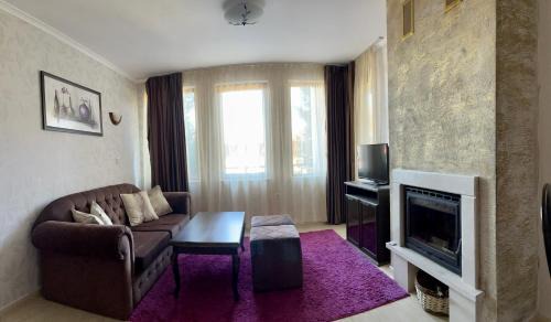 Pamporovo Apartment | Discover Гранд Манастира: Private Apartment with Pool