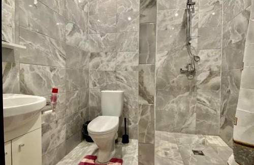 Shcherbinka Hotel | Budget-Friendly ГРАНТ Отель with Breakfast & Great Reviews