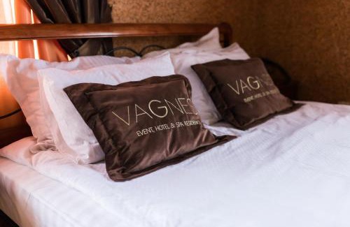 Vinnyts'ka oblast Hotel | Discover ГРК Вагнес: Pet-Friendly Stay with Pool & Hot Tub
