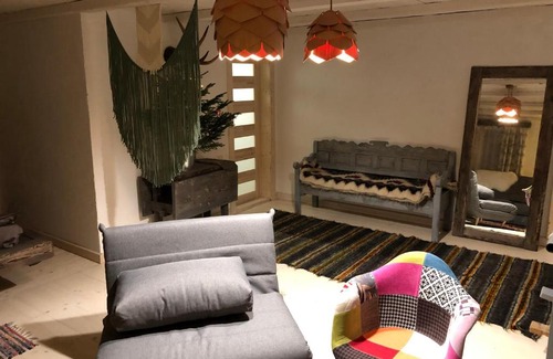 Yasinia Hotel | Experience ГУЦУЛЬСЬКА ХАТА: Child-Friendly Retreat