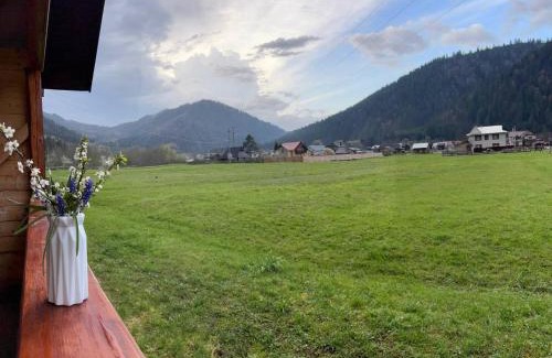 Roztoky Apartment | Mountain Dew: Family-Friendly Retreat with Pet Perks