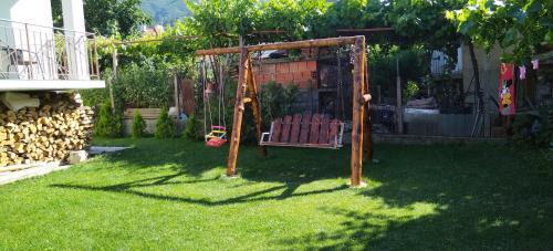 Sapareva Banya Villa | Guest Rated 9.9: Дамяновата къща – Family-Friendly Retreat