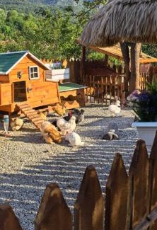 Zgorigrad Villa | Discover Дановатъ къща: Pet-Friendly Retreat with Hot Tub