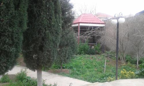Baku House | Welcoming Shuvelan Cottage House: Pet-Friendly Retreat