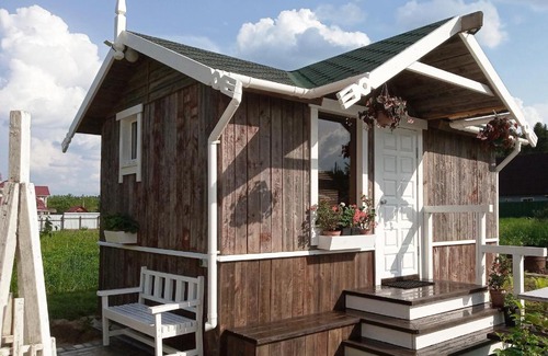 Naro-Fominsk House | Cozy Day Retreat: Pet-Friendly Getaway with Kitchen