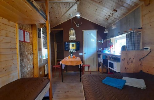 Naro-Fominsk House | Cozy Day Retreat: Pet-Friendly Getaway with Kitchen