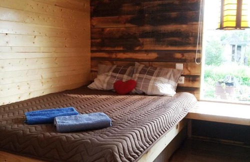 Naro-Fominsk House | Cozy Day Retreat: Pet-Friendly Getaway with Kitchen