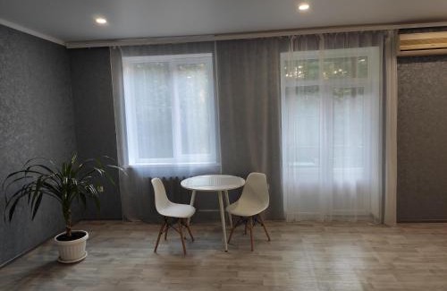 Krivoy Rog Apartment | Cozy Studio in the Heart of Dzerzhinsk - Rated 9.5/10