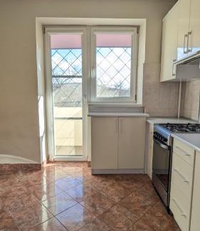 Berehove Apartment | Family-Friendly Two-Bedroom Apartment by the Pool