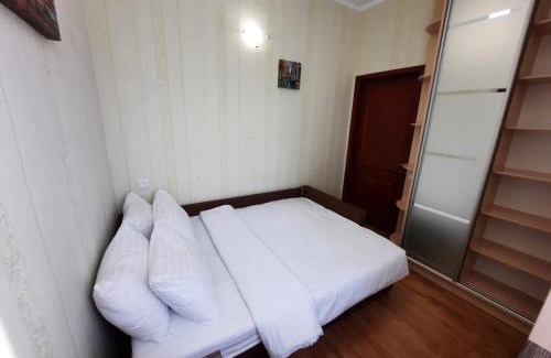 Sukhinovka Apartment | Convenient Alex Apartments Near Palazzo Meregalli - 24/7 Access