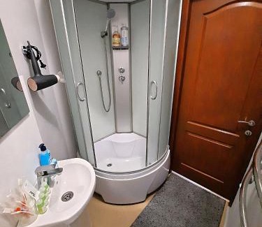 Sukhinovka Apartment | Convenient Alex Apartments Near Palazzo Meregalli - 24/7 Access