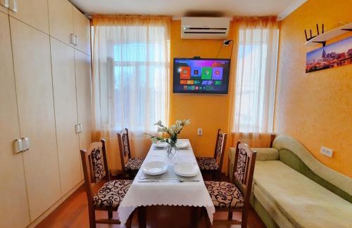 Sukhinovka Apartment | Convenient Alex Apartments Near Palazzo Meregalli - 24/7 Access