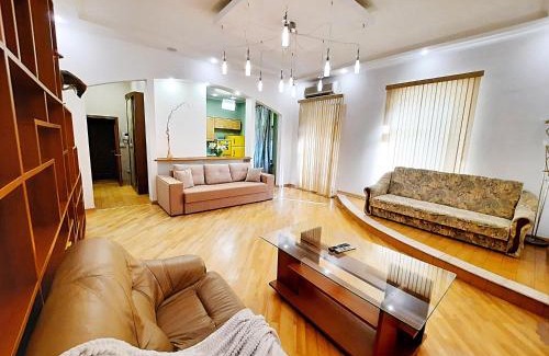 Sukhinovka Apartment | Modern Alex Apartments: 4-Star Stay Near Korposnyy Park