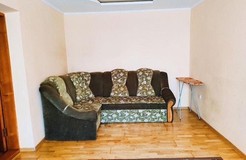 Vovchynets Apartment | Inviting Two-Room Apartment in Cascade with Child-Friendly Amenities