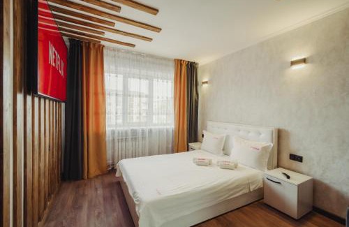 Petropavlovsk Apartment | Stylish Two-Bedroom Apartment in Central Versace