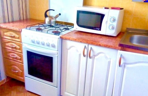 Smolensk Apartment | Cozy Two-Room Apartment on Nakhimova Street, Rated 8/10