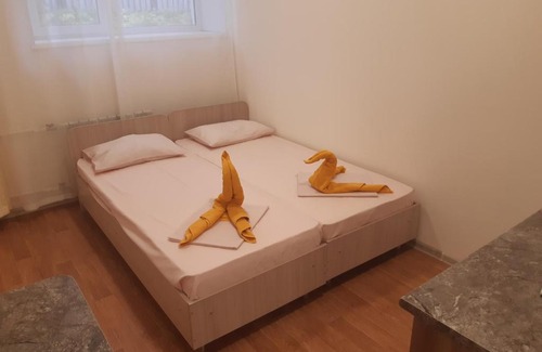 Zlatoust Apartment | Cozy Studio on Гагарина - Pet Friendly, Rated 8/10