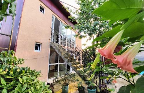 Chakvi House | Relaxing 3-Bedroom House in Chakvi, Steps from the Sea