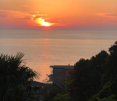 Kobuleti Villa | Pet-Friendly Деревенский домик with Ocean View & Perfect Score