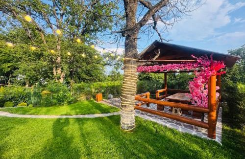 Tbilisi House | Wooden House: Child-Friendly Retreat with Top Guest Ratings