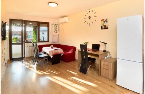 Ruse Center Apartment | Exceptional Детелина: Family-Friendly with a 9.8 Rating