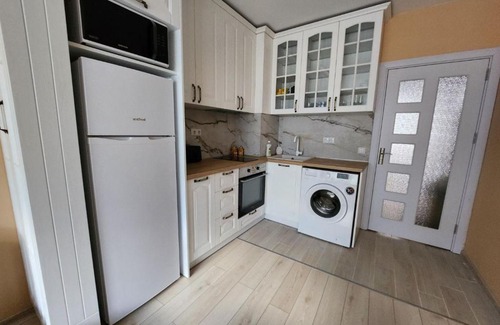 Odesos Apartment | Family-Friendly Джиджи: Guest Rated 10/10 for Comfort